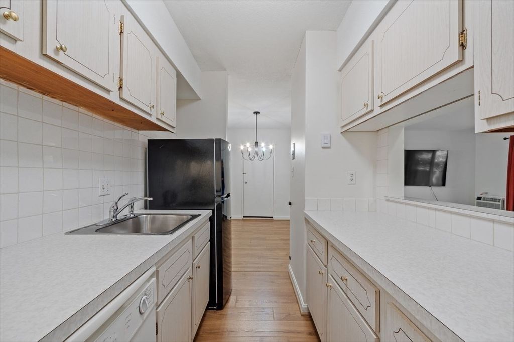 Chandelier, Interior, Kitchen, Pendant Lights, Wood Texture Flooring
