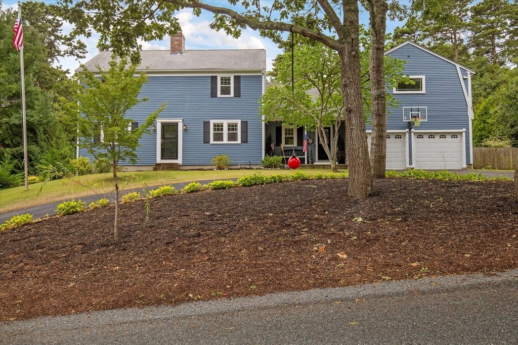 Attached, Backyard, Exterior, Facade, Georgian