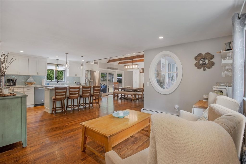 Chandelier, Dining room, Interior, Kitchen, Pendant Lights, Stainless Steel Appliances, Wooden Beams, Wood Texture Flooring