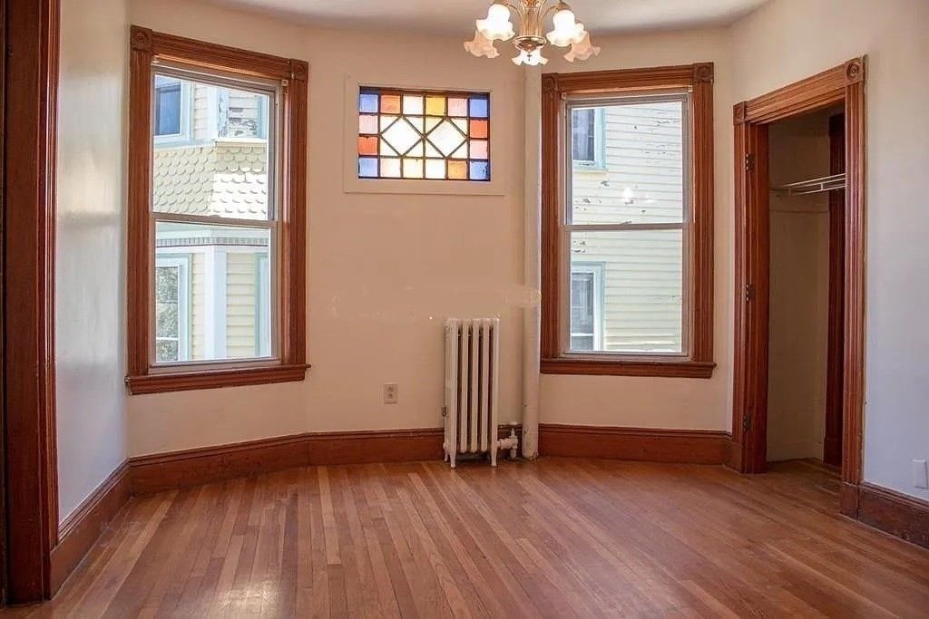 Chandelier, Empty room, Interior, Wood Texture Flooring