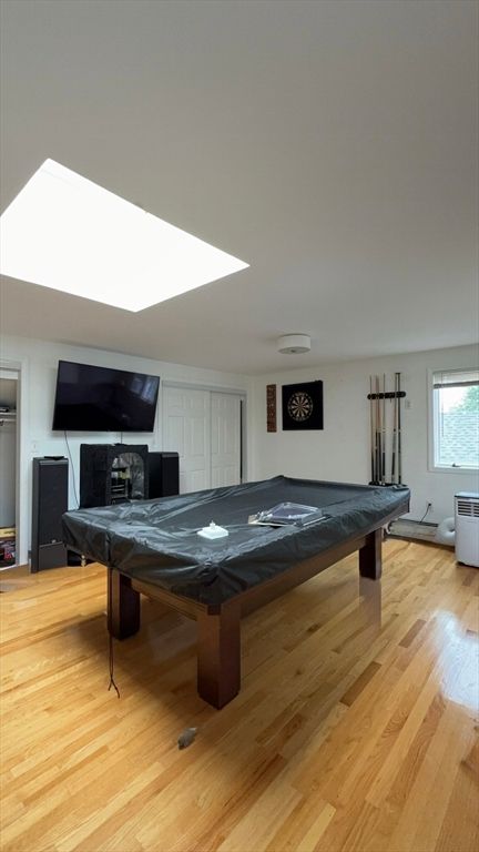 Billiard Table, Game Room, Interior, Wood Texture Flooring