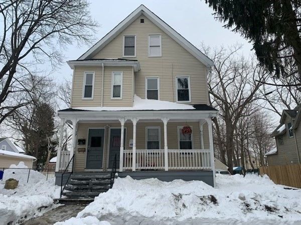 Exterior, Facade, Queen Anne Victorian