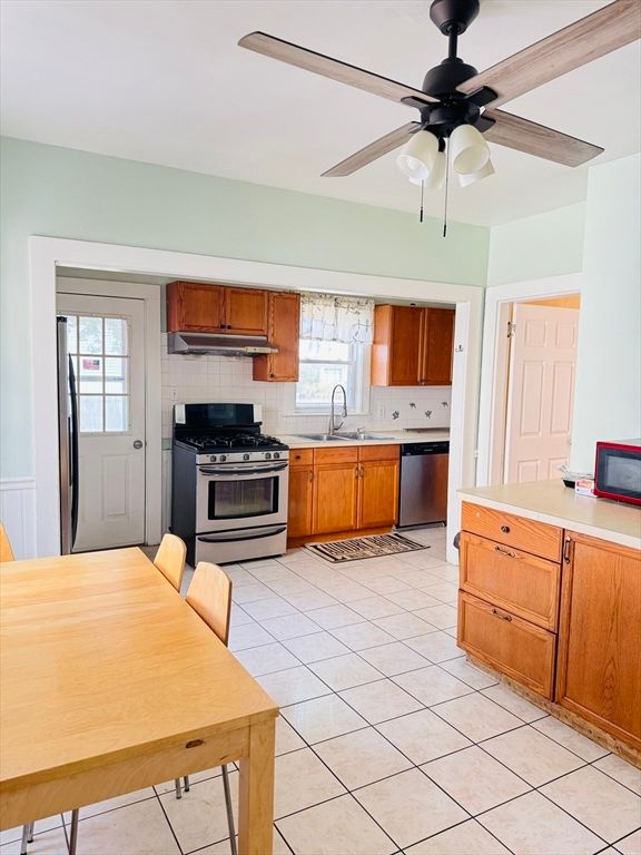 Interior, Kitchen, Stainless Steel Appliances