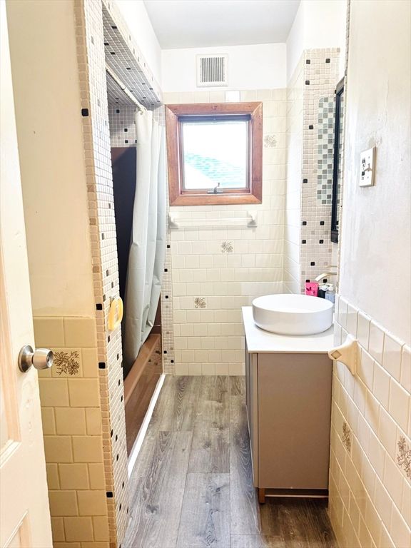 Bathroom, Interior, Wood Texture Flooring