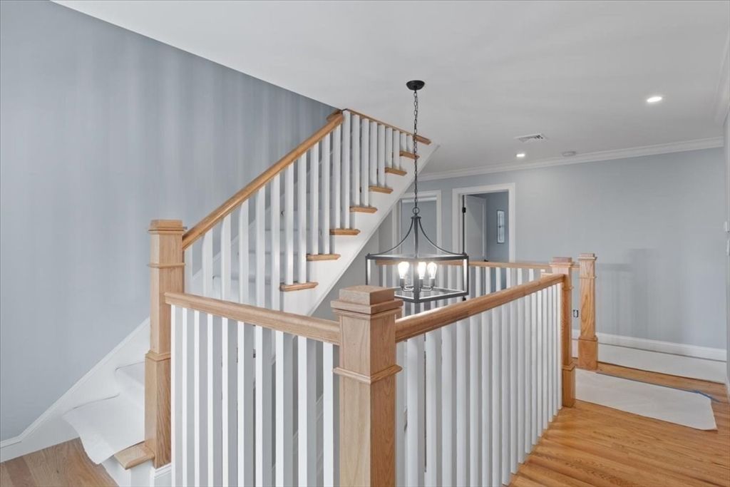 Interior, Recessed Lighting, Walk-in Closets, Wood Texture Flooring