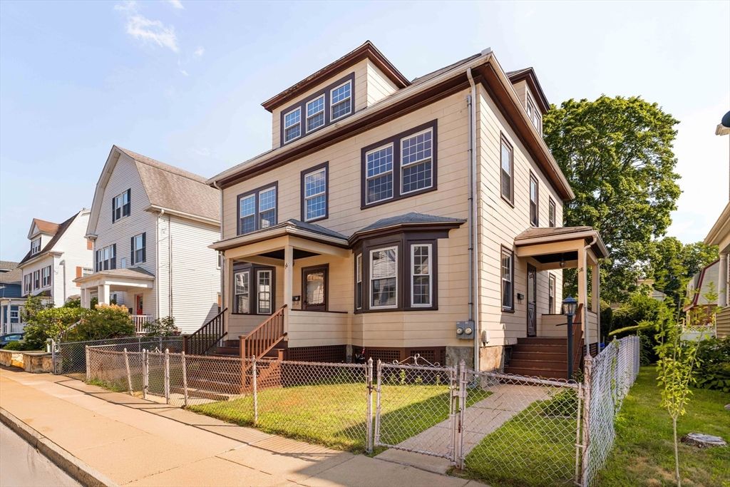 Exterior, Facade, Queen Anne Victorian
