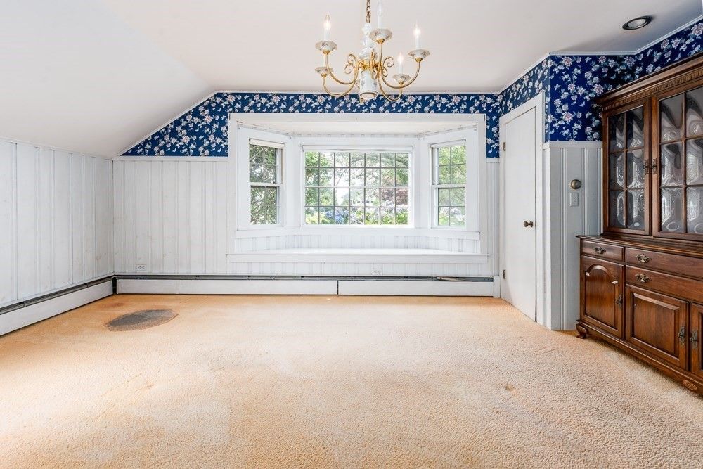 Chandelier, Empty room, Interior
