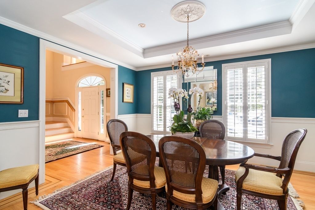 Chandelier, Dining room, Interior, Recessed Lighting, Wood Texture Flooring