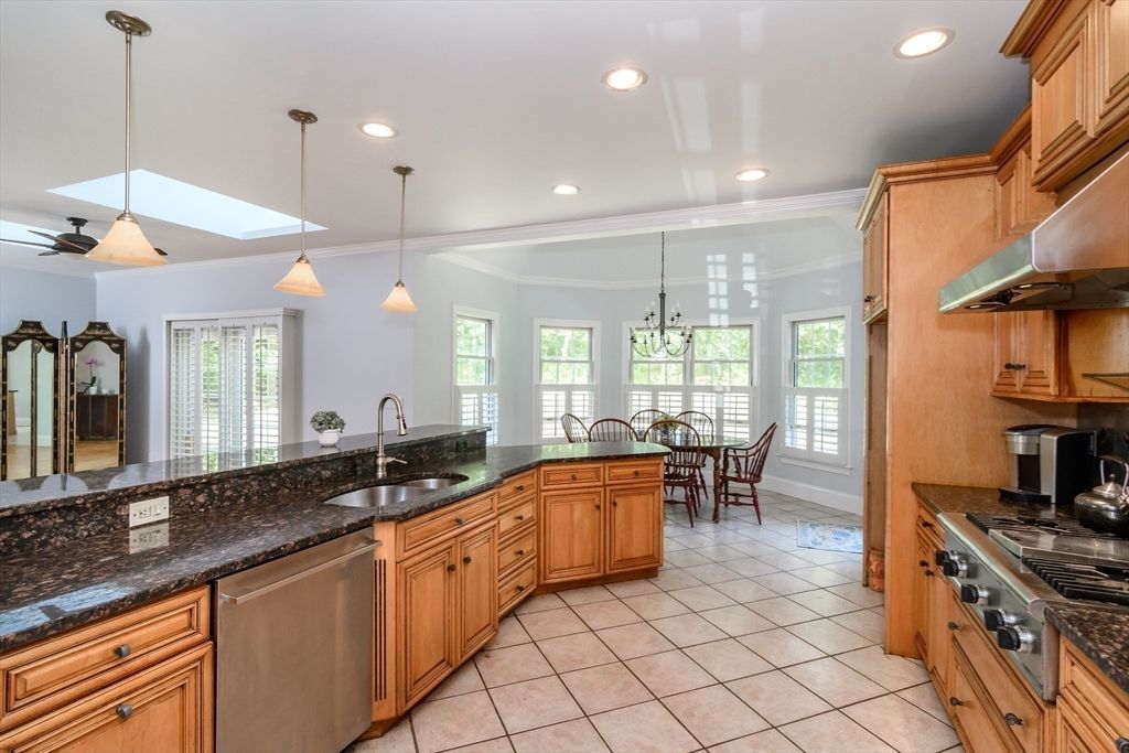 Dining room, Interior, Kitchen, Pendant Lights, Recessed Lighting