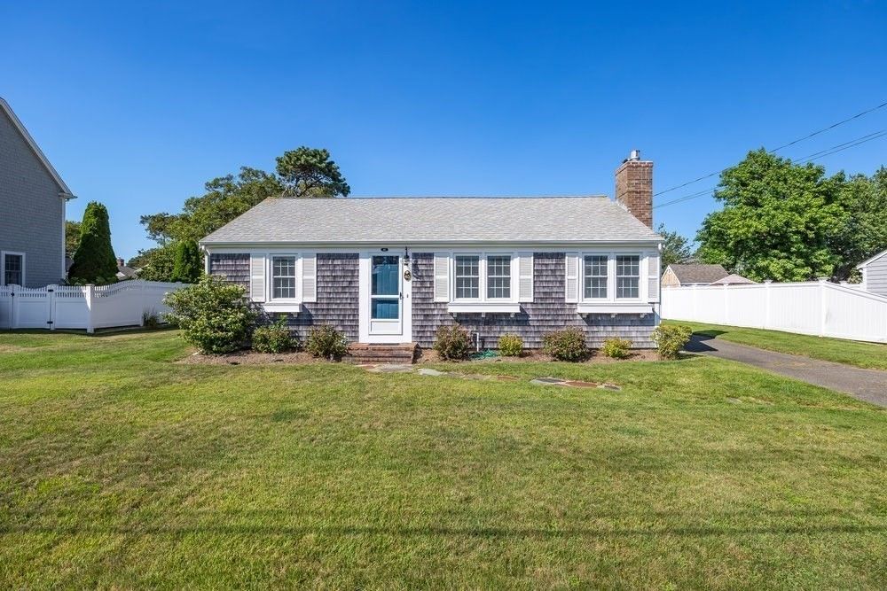 Backyard, Exterior, Facade, Cape Cod