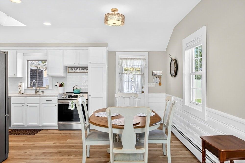 Dining room, Interior, Kitchen, Recessed Lighting, Stainless Steel Appliances, Wood Texture Flooring