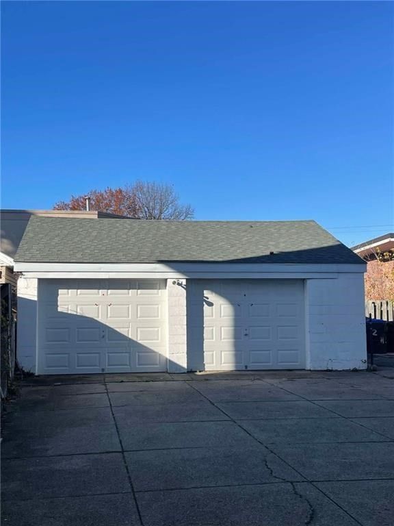 Detached Garage, Exterior