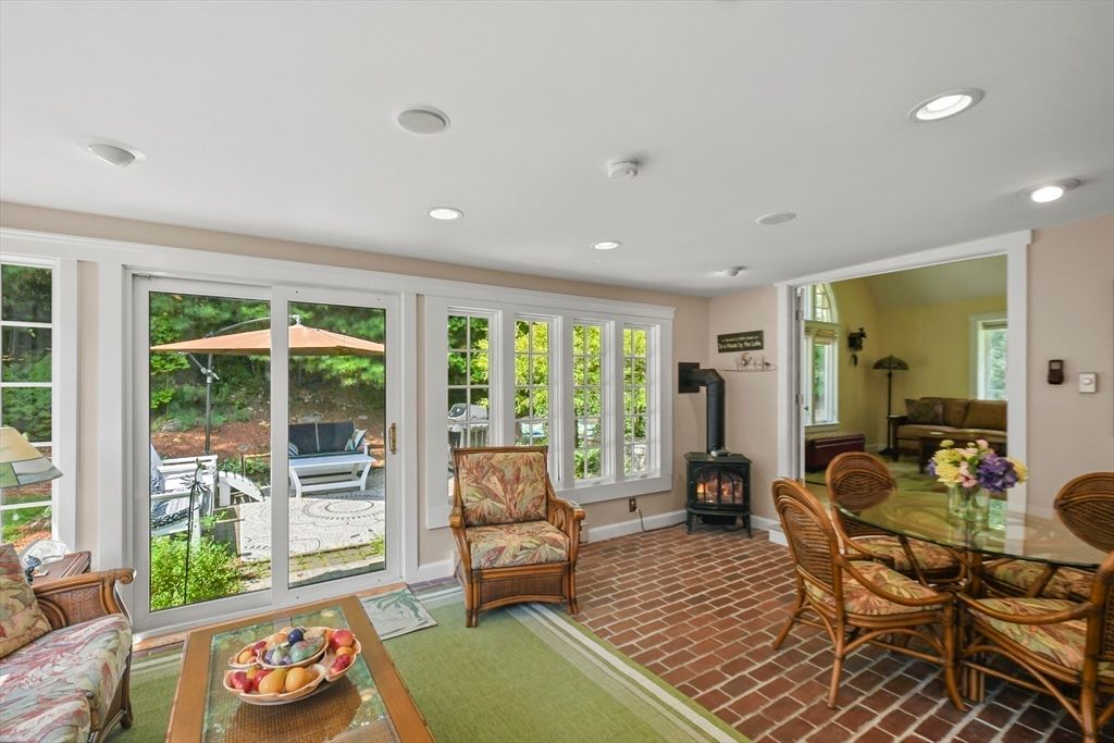 Dining room, Fireplace, Interior, Recessed Lighting