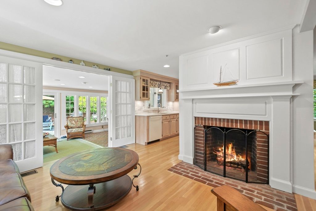 Fireplace, Interior, Kitchen, Recessed Lighting, Wood Texture Flooring