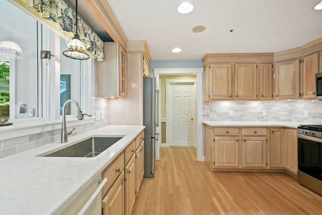 Interior, Kitchen, Pendant Lights, Recessed Lighting, Wood Texture Flooring