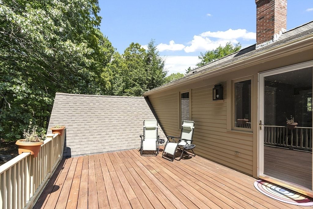 Exterior, Wood Texture Flooring