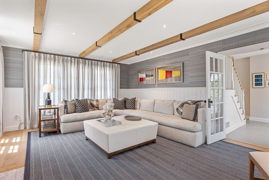Interior, Living room, Recessed Lighting, Wooden Beams, Wood Texture Flooring