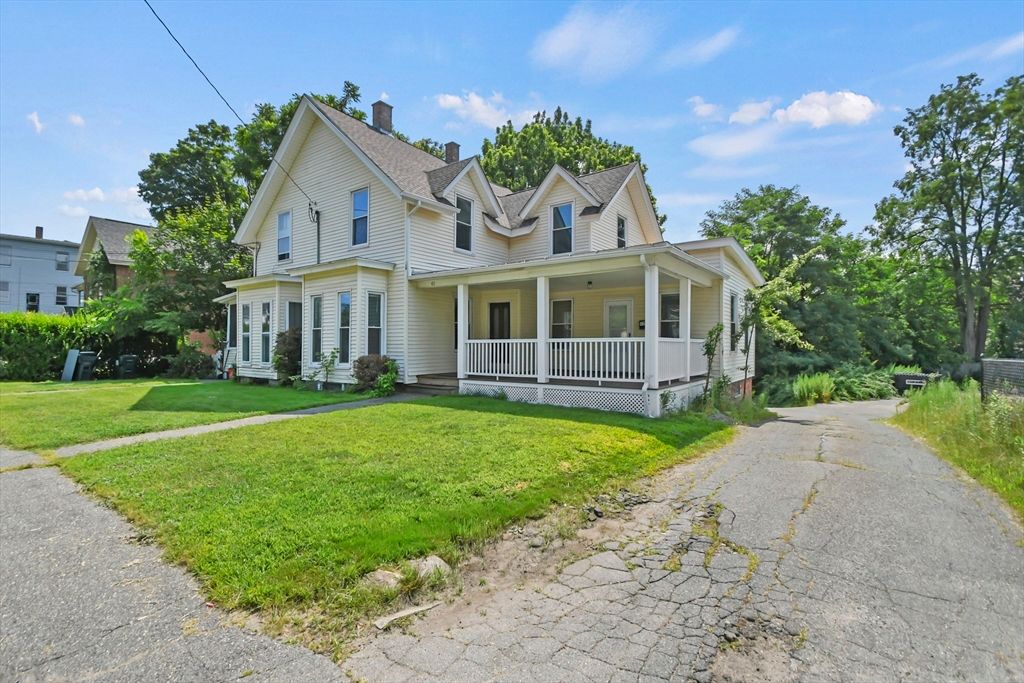 Backyard, Exterior, Facade, Farmhouse