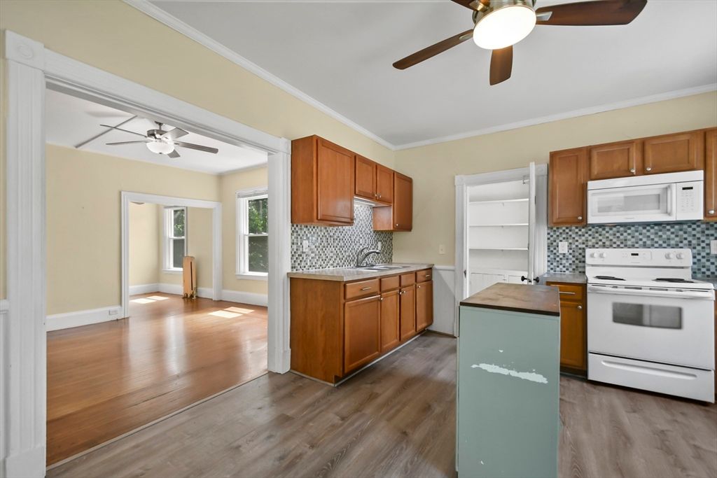Interior, Kitchen, Wood Texture Flooring