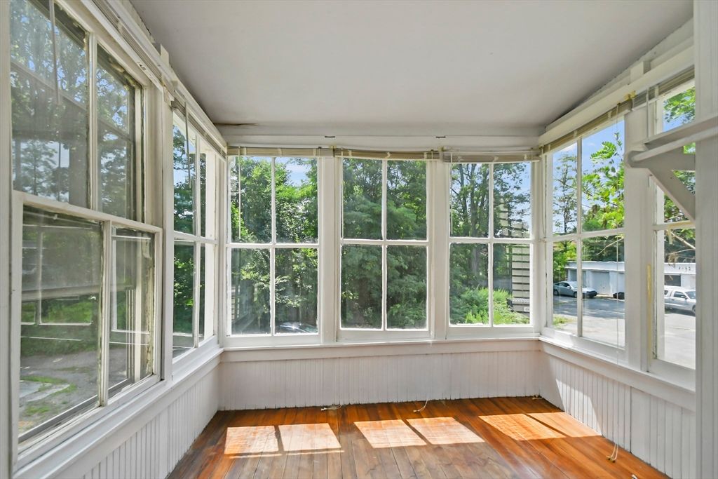 Interior, Sun Room, Wood Texture Flooring