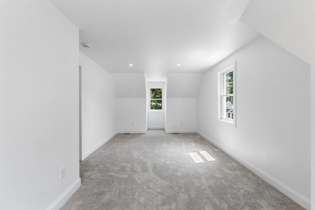 Empty room, Interior, Recessed Lighting