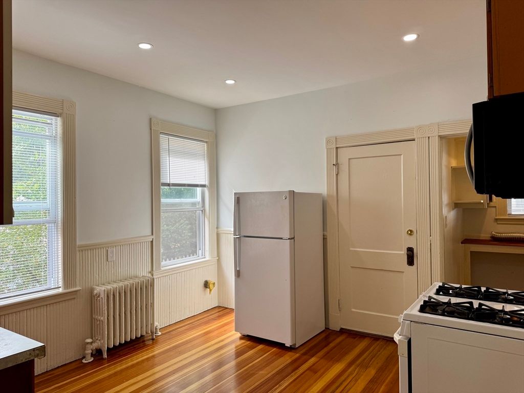 Interior, Kitchen, Recessed Lighting, Wood Texture Flooring