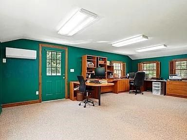 Home Office, Interior