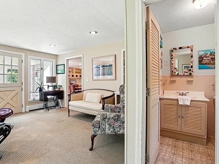 Bathroom, Interior, Recessed Lighting
