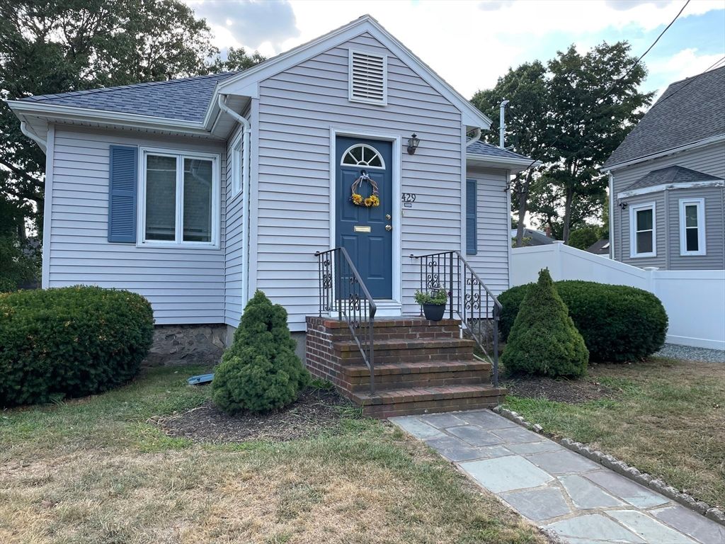 Exterior, Facade, None