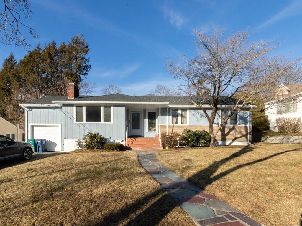 Attached, Exterior, Facade, Ranch