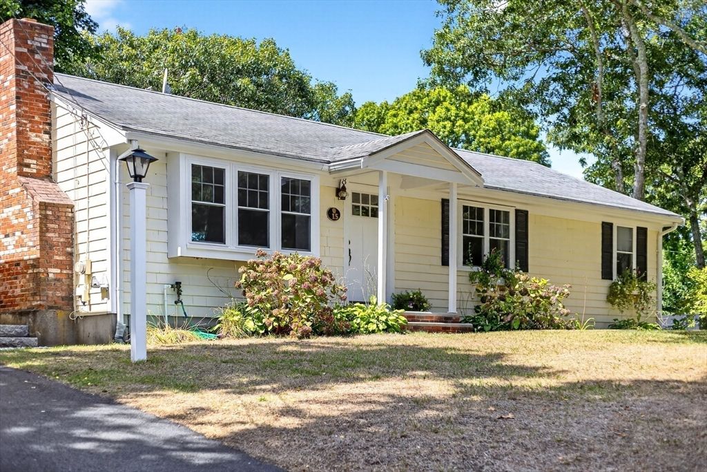 Exterior, Facade, Cape Cod