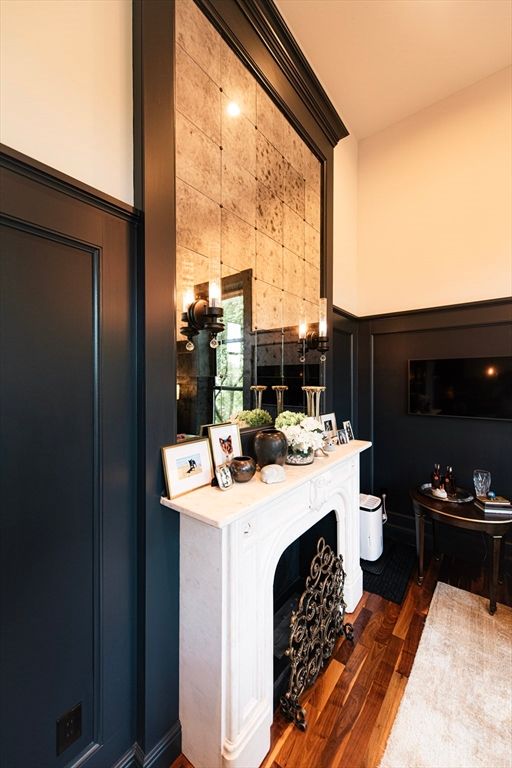 Interior, Pendant Lights, Recessed Lighting, Wood Texture Flooring