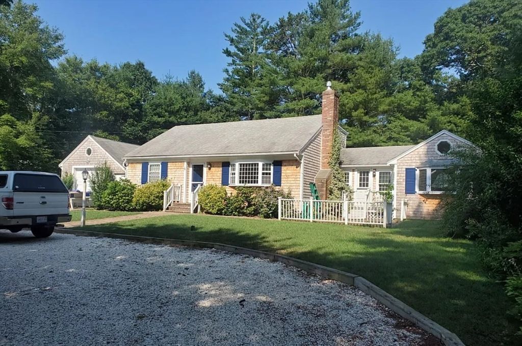 Backyard, Exterior, Facade, Cape Cod