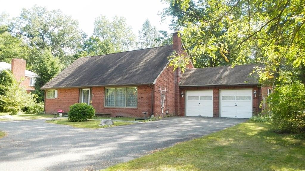 Attached, Exterior, Facade, Brick Facade, Cape Cod