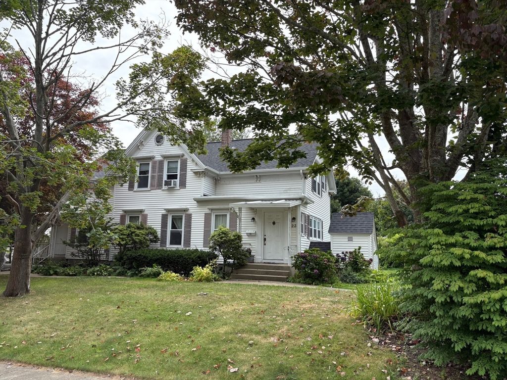 Backyard, Exterior, Facade, Queen Anne Victorian