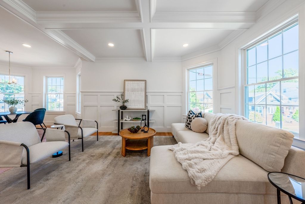 Interior, Living room, Pendant Lights, Recessed Lighting, Wood Texture Flooring