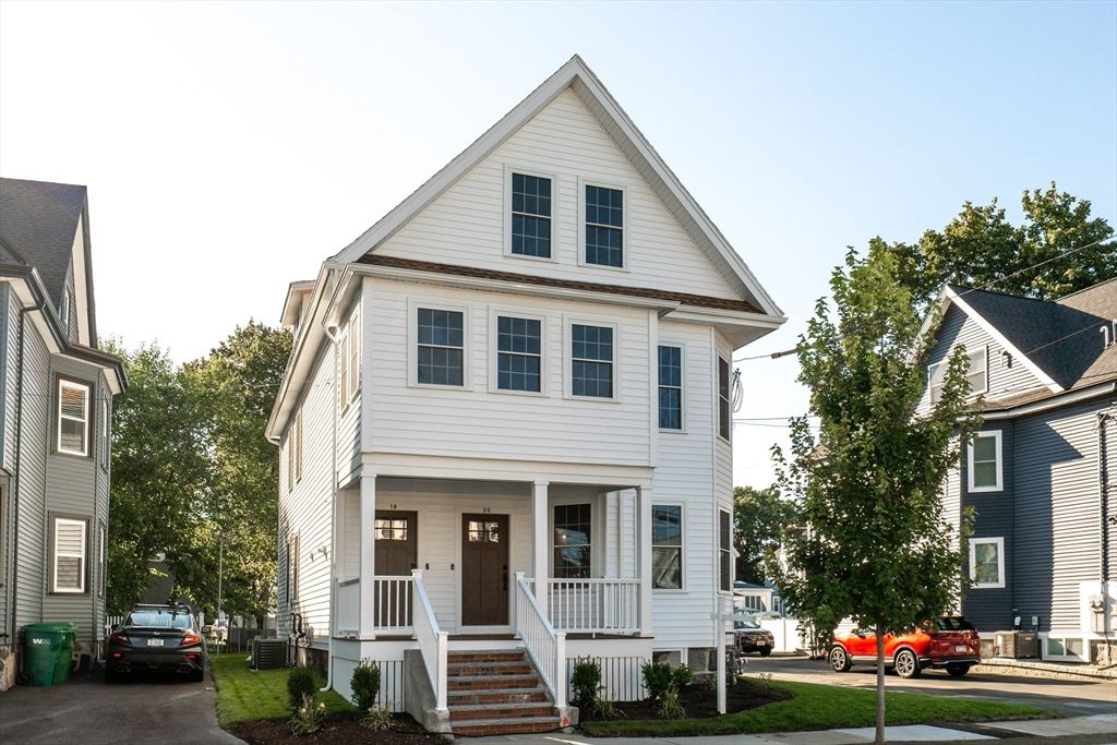 Exterior, Facade, Queen Anne Victorian