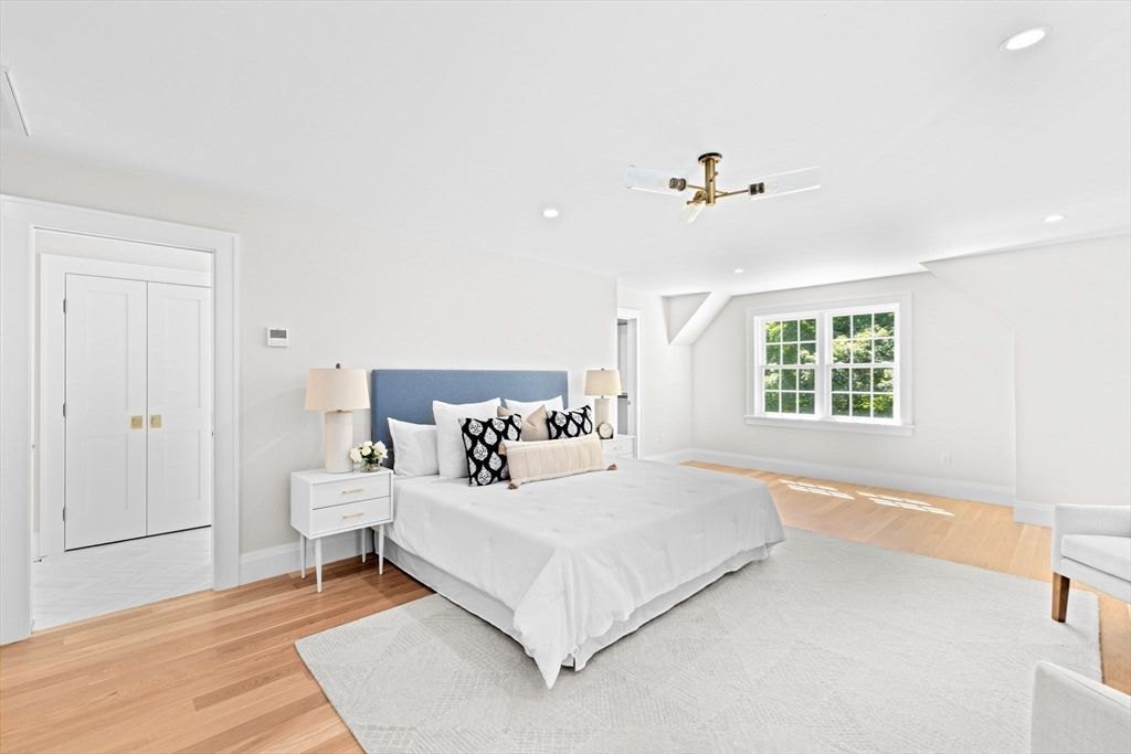 Bedroom, Interior, Recessed Lighting, Water, Wood Texture Flooring