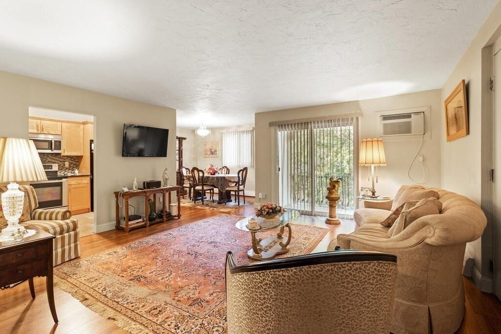Dining room, Interior, Kitchen, Living room, Stainless Steel Appliances, Wood Texture Flooring