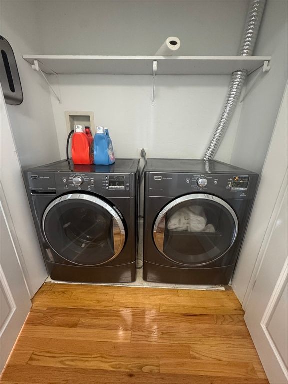Interior, Utility Closets, Washer, Wood Texture Flooring