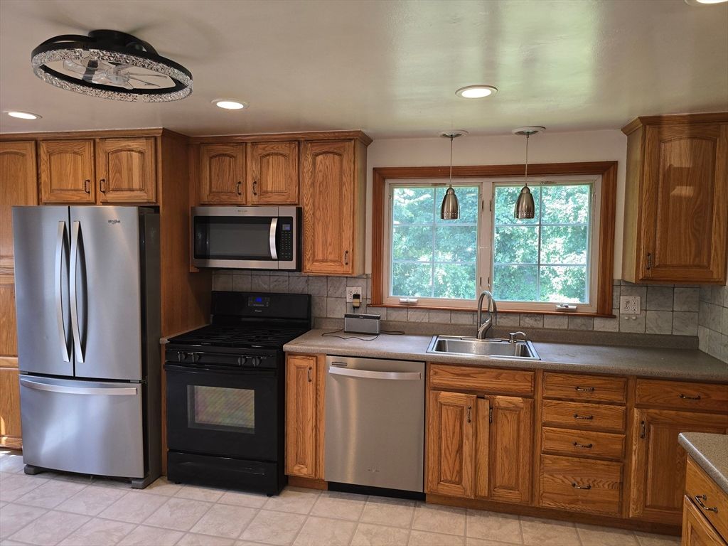 Interior, Kitchen, Pendant Lights, Recessed Lighting