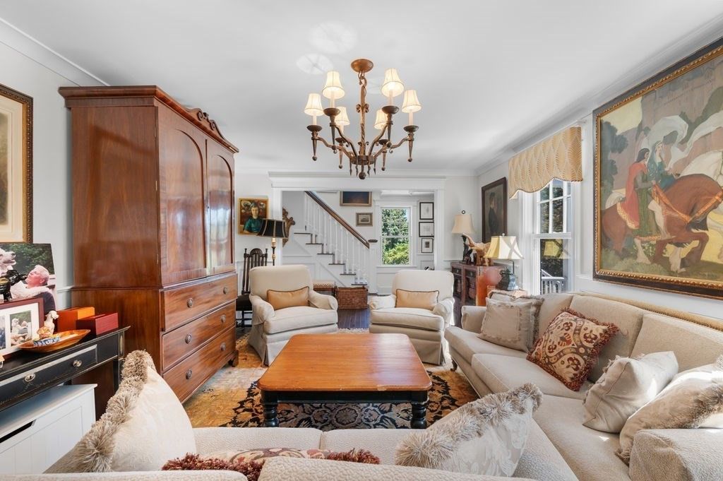 Chandelier, Interior, Living room