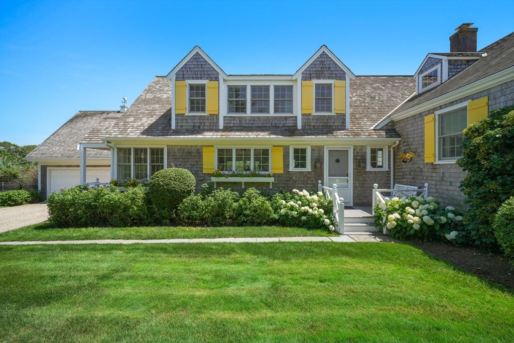 Attached, Exterior, Facade, Cape Cod
