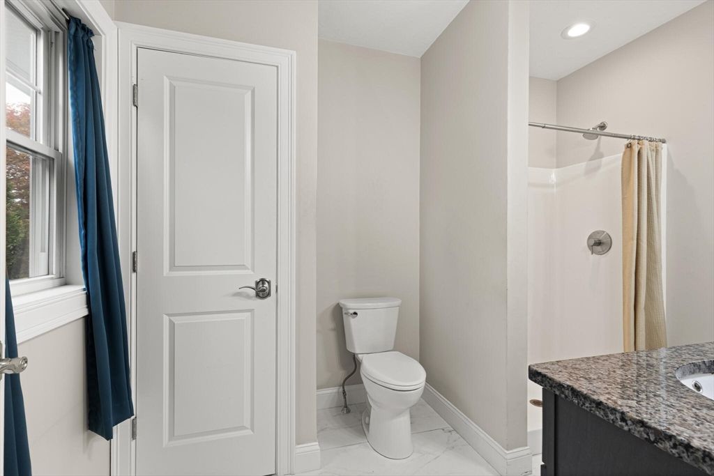 Bathroom, Interior, Marble, Recessed Lighting