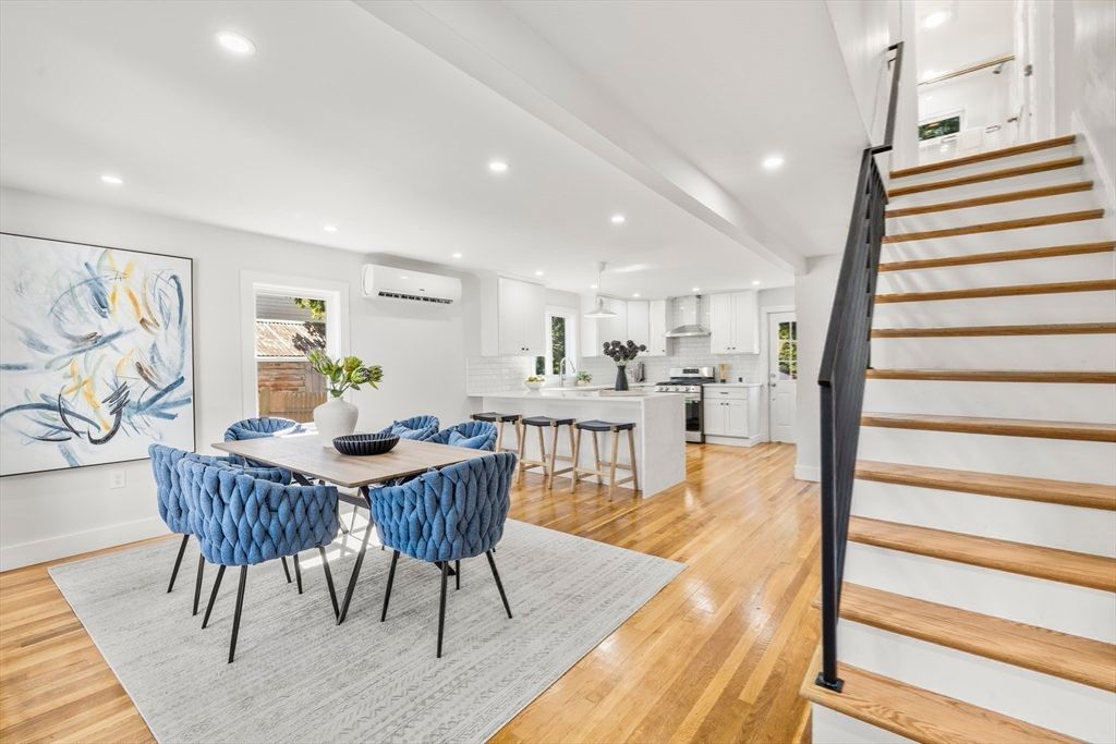 Dining room, Interior, Kitchen, Pendant Lights, Recessed Lighting, Wood Texture Flooring