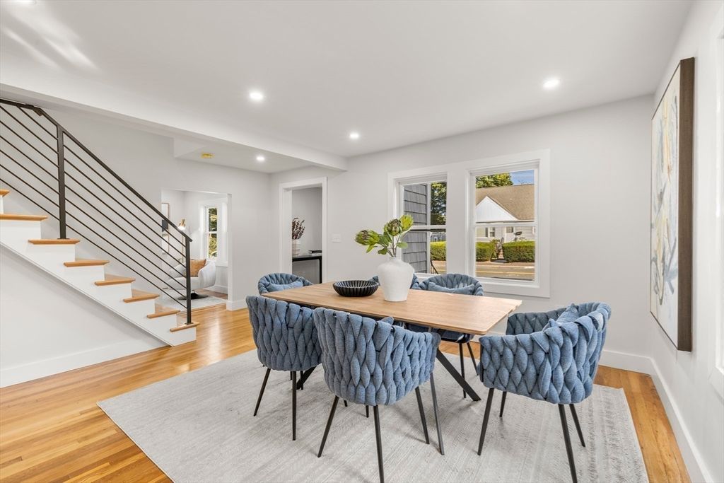 Dining room, Interior, Recessed Lighting, Wood Texture Flooring