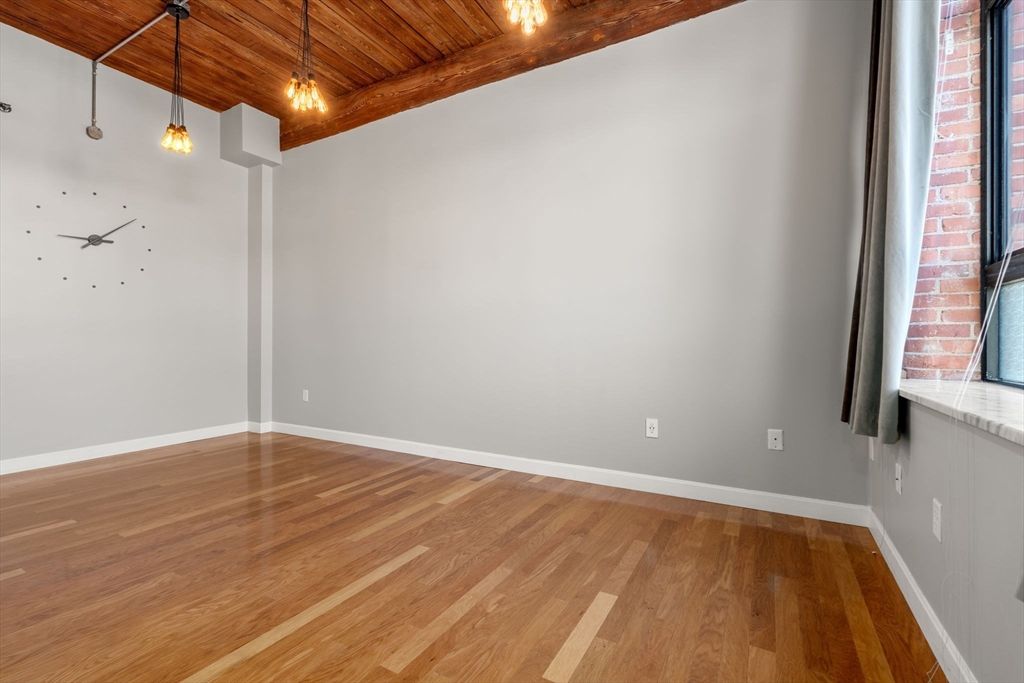 Empty room, Interior, Pendant Lights, Wooden Ceilings, Wood Texture Flooring