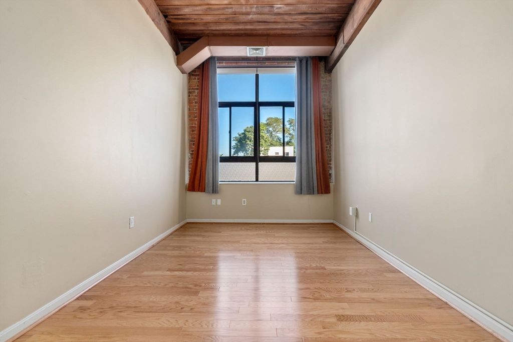 Empty room, Interior, Wooden Ceilings, Wood Texture Flooring