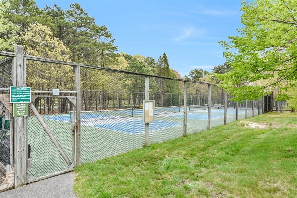 Exterior, Tennis Courts