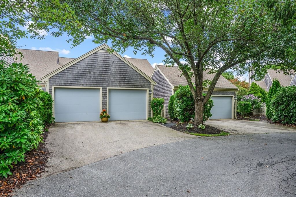 Detached Garage, Exterior